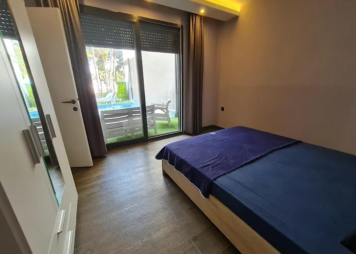 Oezel Havuzlu Lueks 빌라