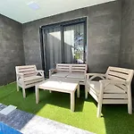 Villa Oezel Havuzlu Lueks *
