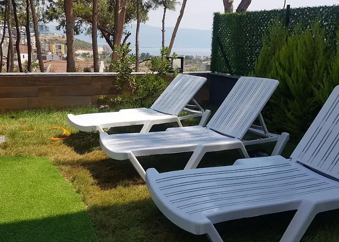 Oezel Havuzlu Lueks *